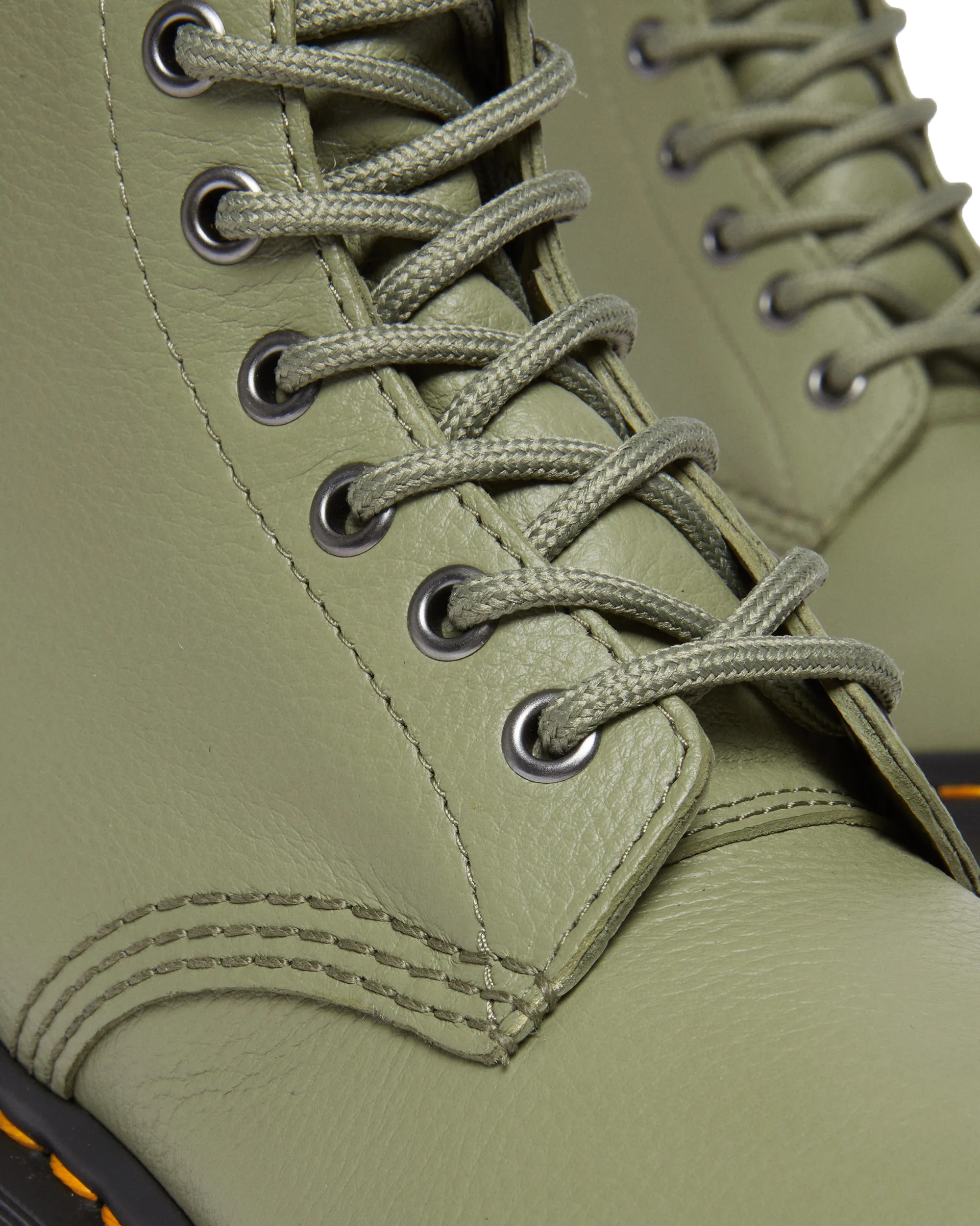 1460 Pascal Virginia Boost en Olive Assourdi