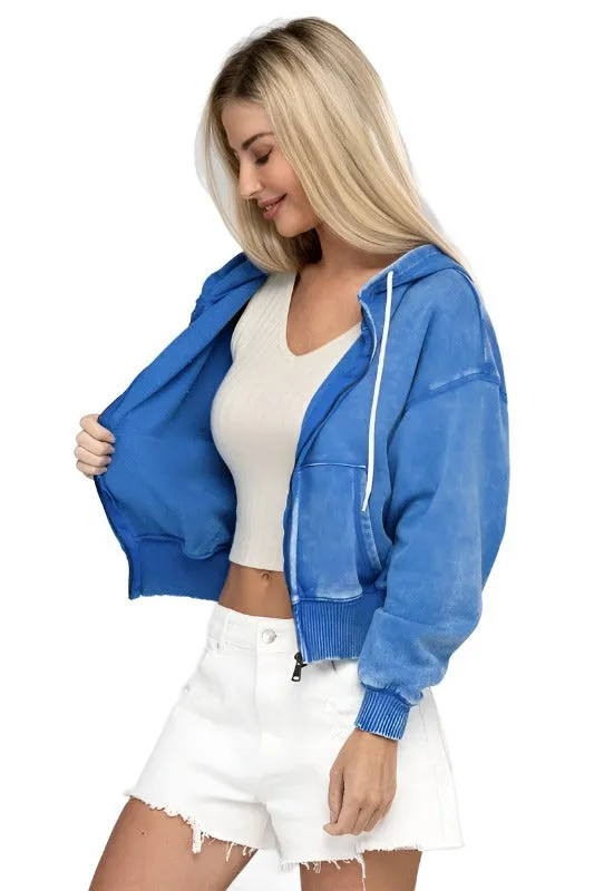 Veste à capuche courte zippée en polaire délavée acide par Zenana