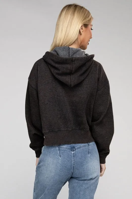 Veste à capuche courte zippée en polaire délavée acide par Zenana
