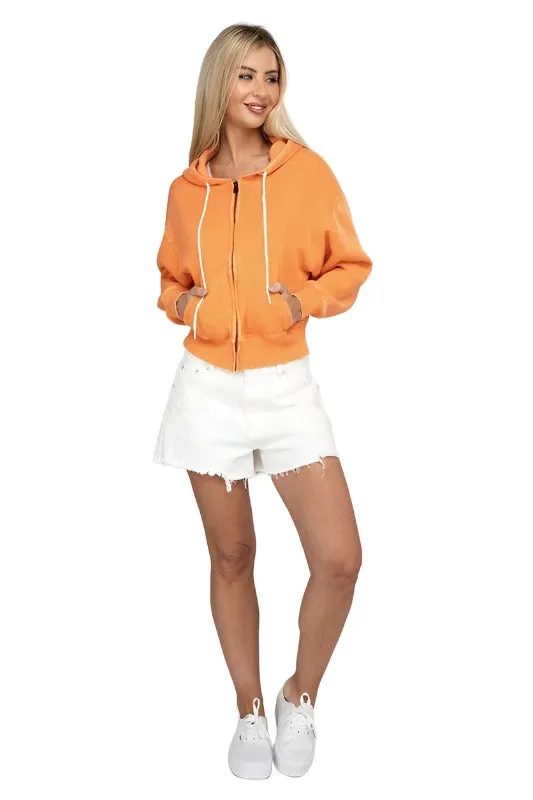 Veste à capuche courte zippée en polaire délavée acide par Zenana