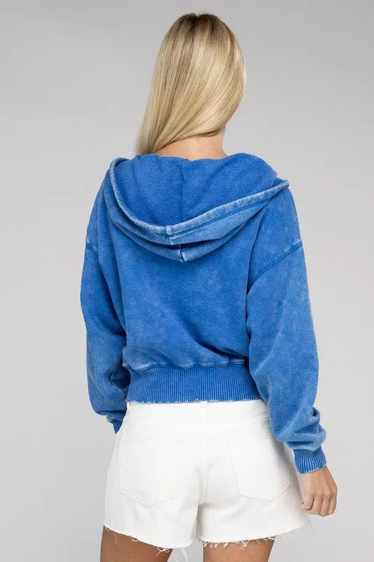 Veste à capuche courte zippée en polaire délavée acide par Zenana