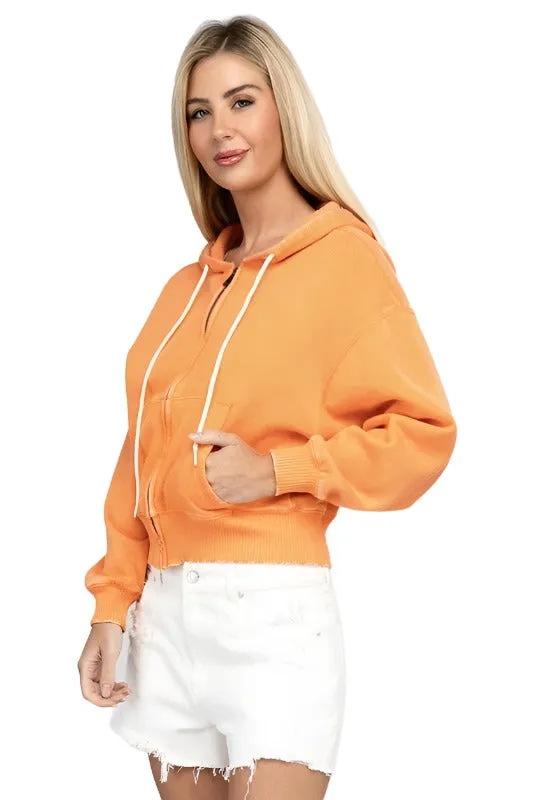 Veste à capuche courte zippée en polaire délavée acide par Zenana