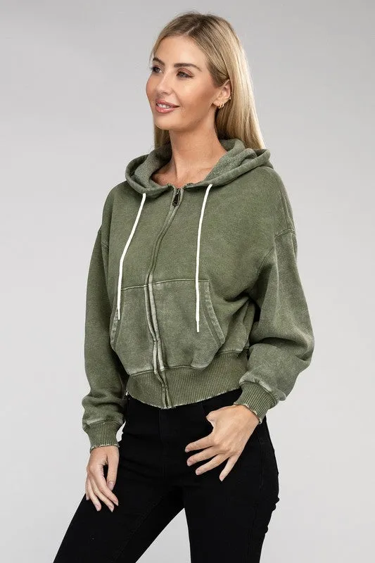 Veste à capuche courte zippée en polaire délavée acide par Zenana