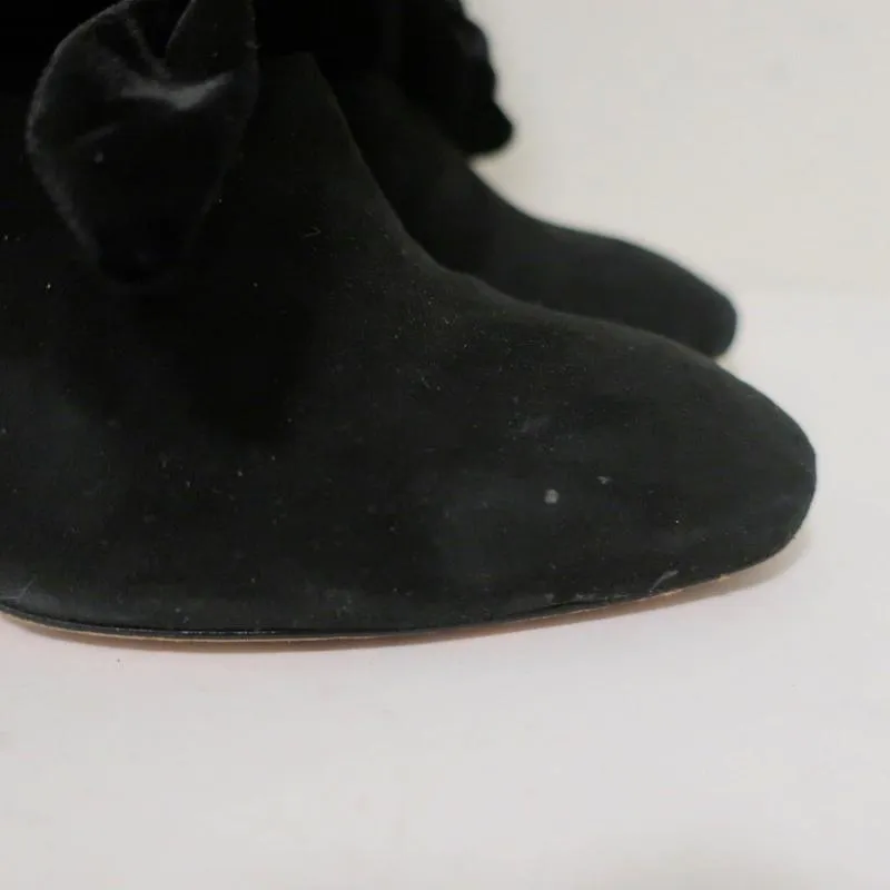 Bottes chelsea Alexandre Birman Lorraine en daim noir avec nœuds en velours taille 37.5