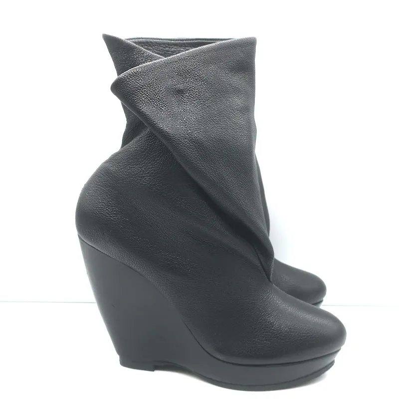 Balenciaga Bottes à cheville à plateforme pliante en coin en cuir grainé noir Taille 41