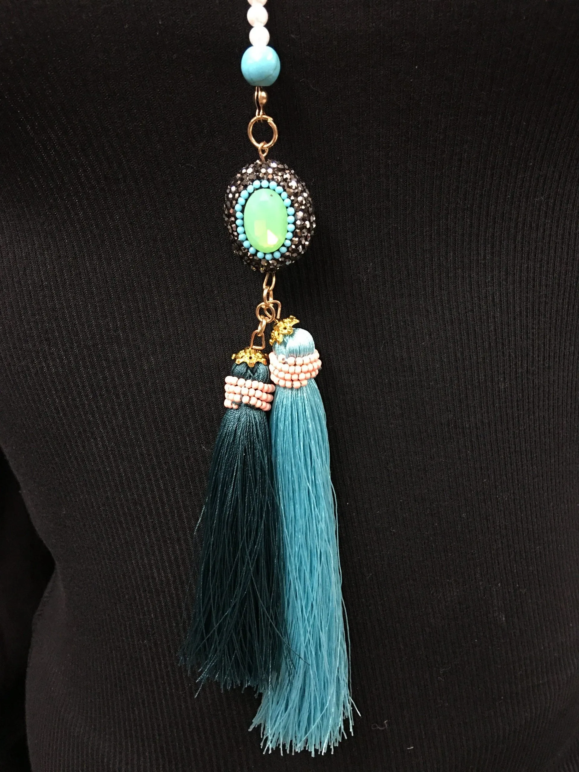 Collier Boho Chic à Double Pompon