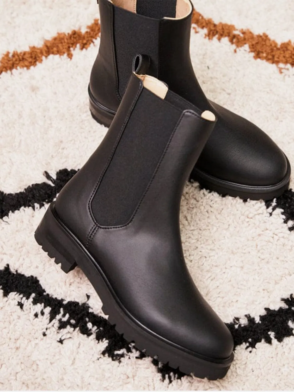Bottes véganes Chelsea en cuir grainé recyclé | Noir