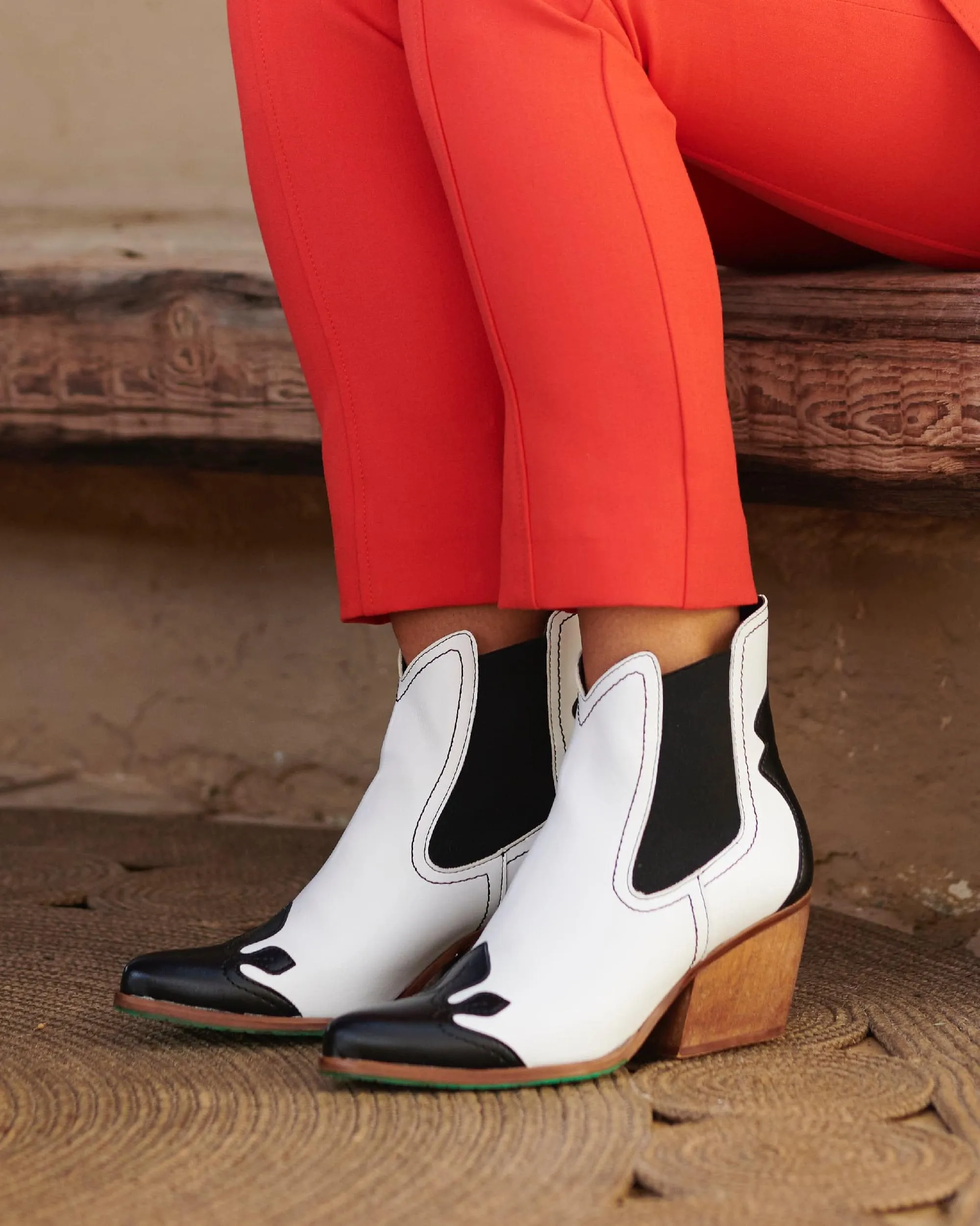 Bottes Chelsea Cowboy en Similicuir de Pomme Vegan Duke | Noir & Blanc