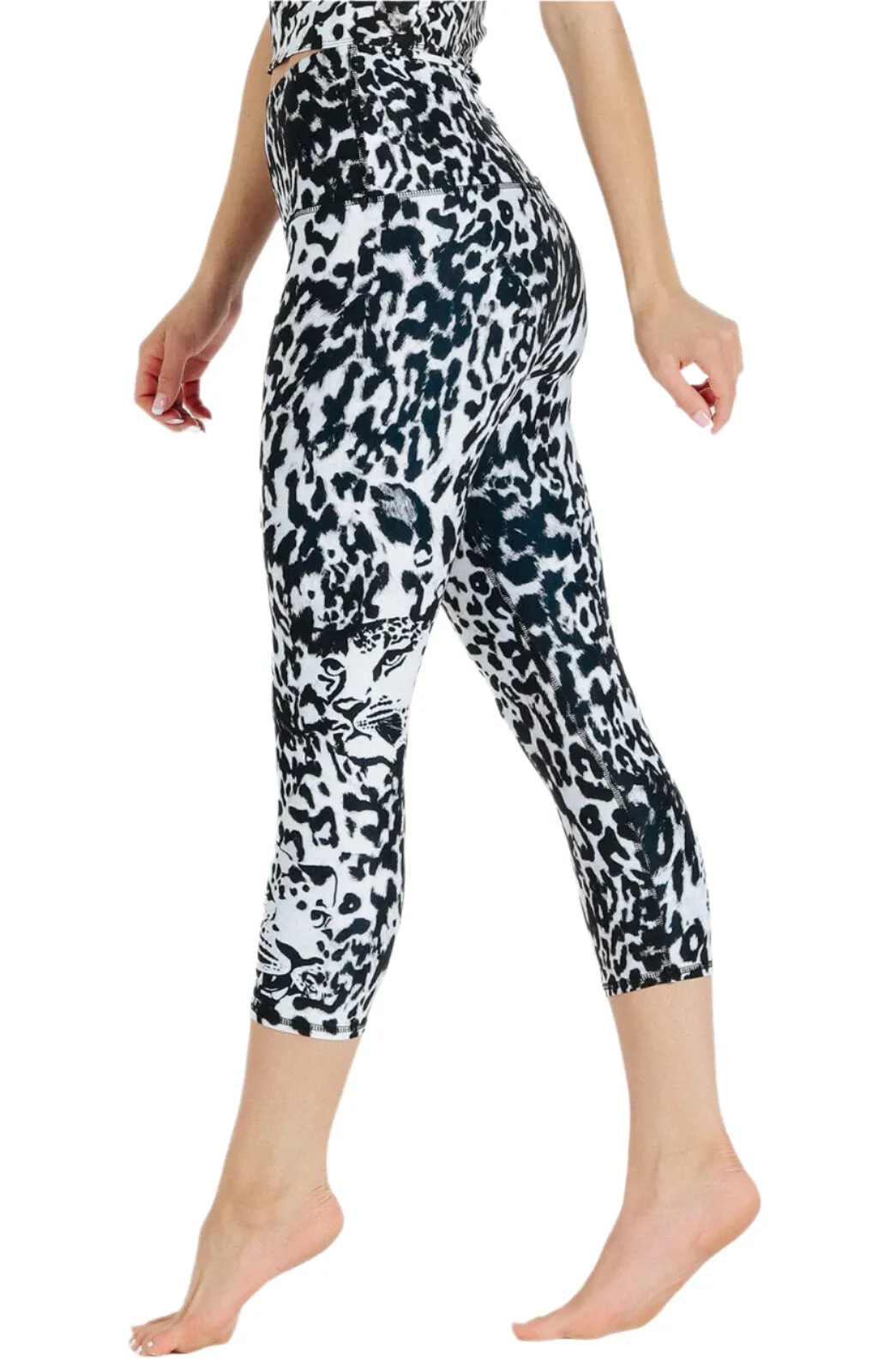 Ghost Leopard Crops par Yoga Democracy