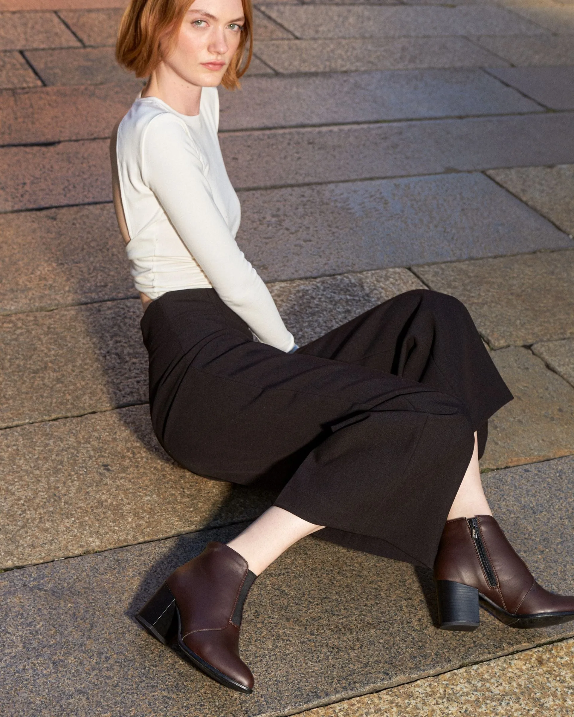 Bottes chelsea à talons en simili-cuir vegan Hana | Chocolat
