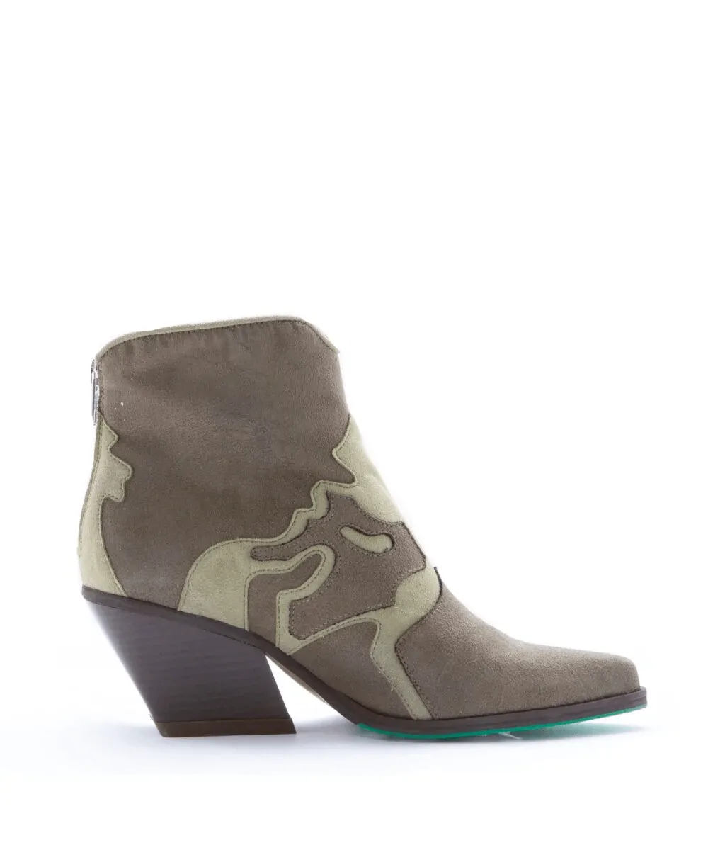 Bottes cowboy à la cheville en daim vegan Jane | Vert militaire