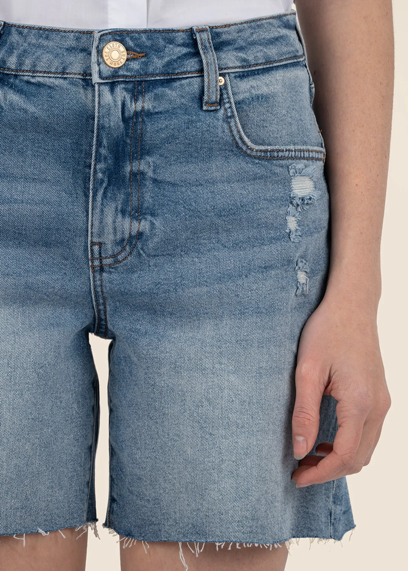 Kut From the Kloth Shorty Hailey à taille haute avec ourlet brut