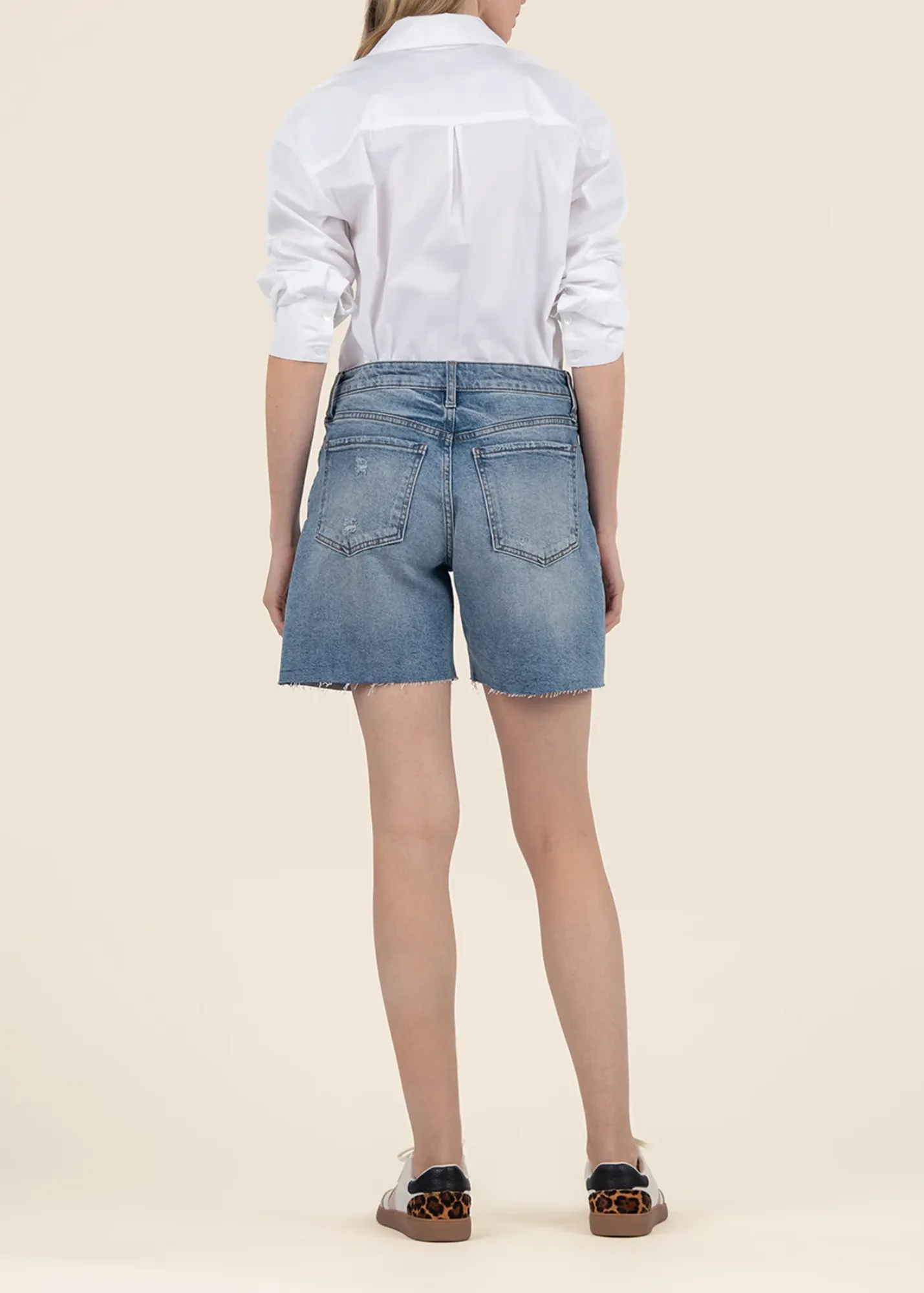 Kut From the Kloth Shorty Hailey à taille haute avec ourlet brut