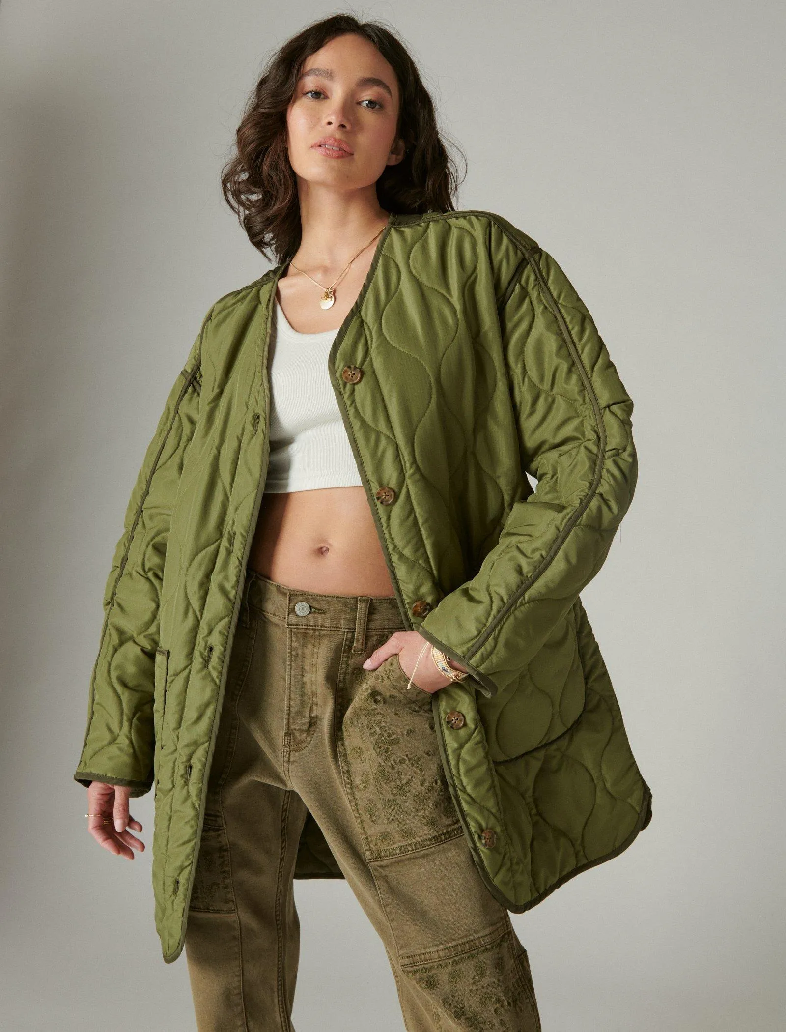 Veste matelassée longue Lucky Brand en couleur olive