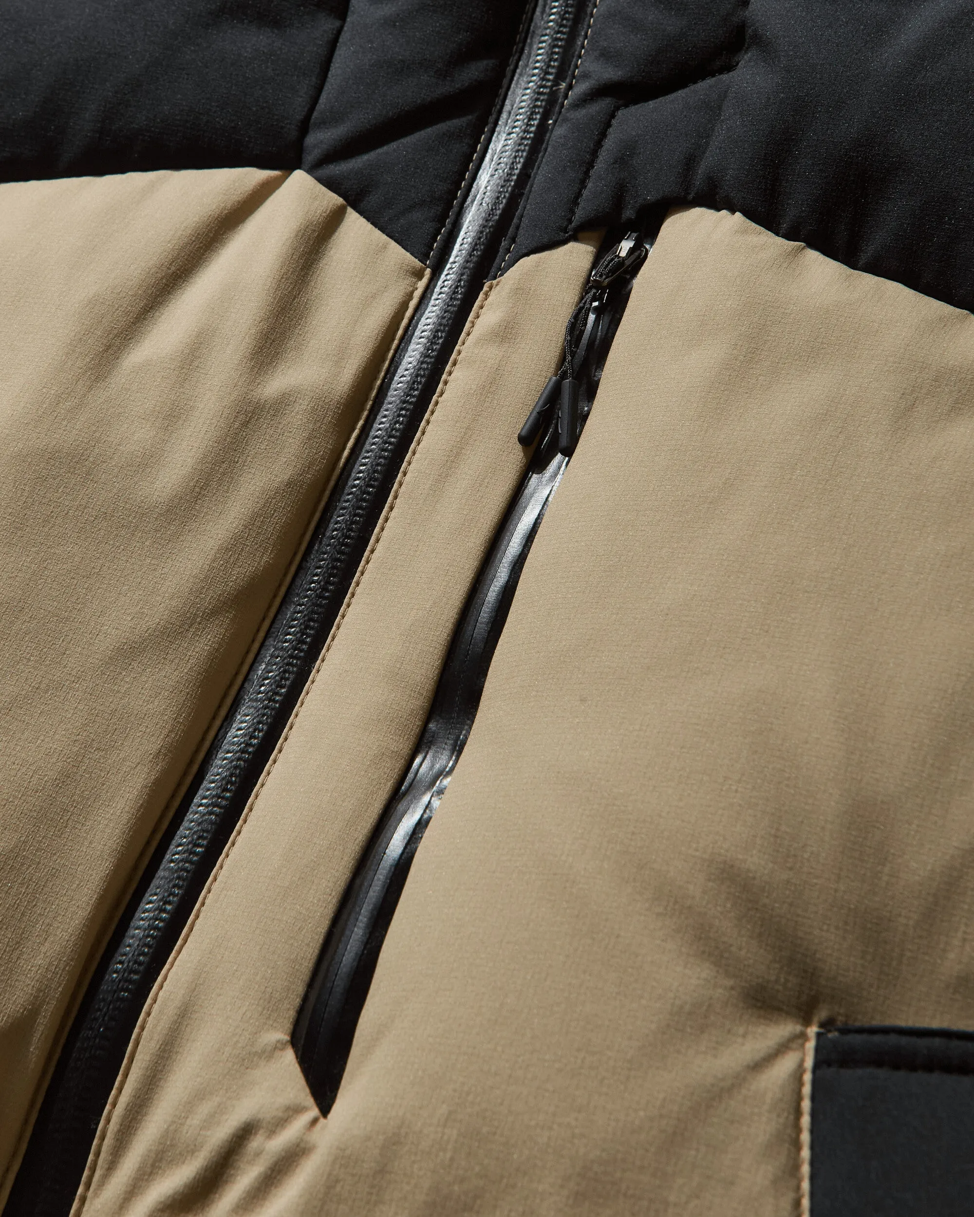Veste en duvet Dhaulagiri pour homme en GORE-TEX Windstopper beige taupe