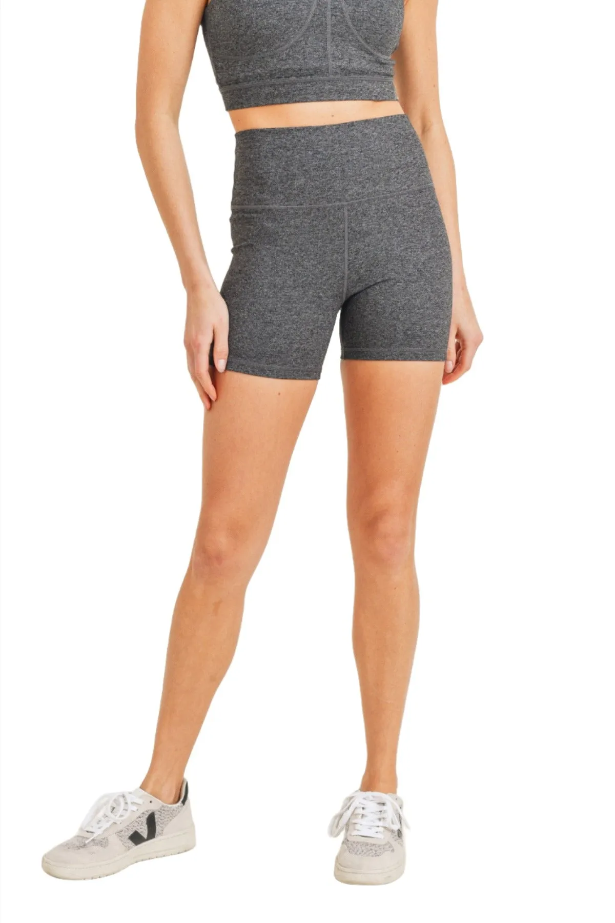 Mono B Essential Shorty taille haute cœur APH8104