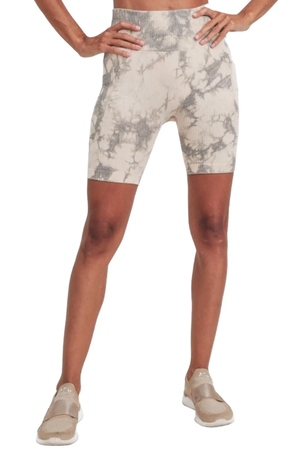 Short de motard uni noir côtelé sans couture teint en réserve APH3170