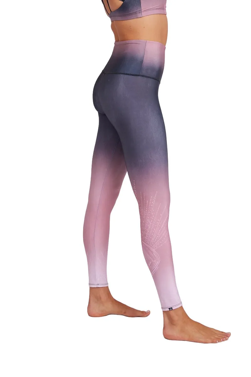 Onzie Sustainable Soul Graphic Legging Mi-haute Taille 2246