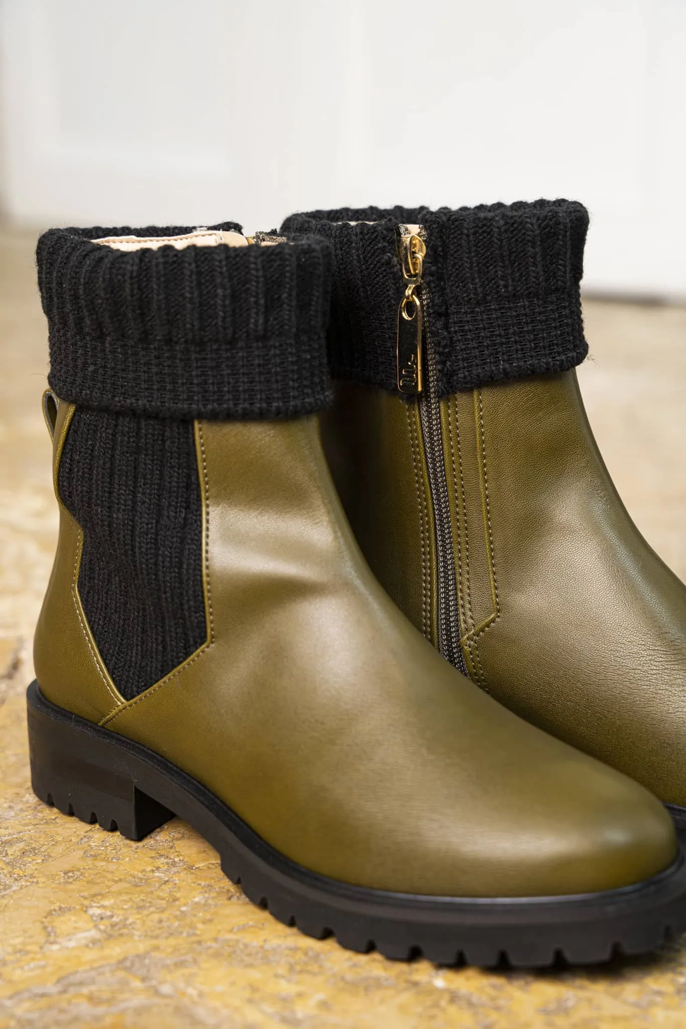 Bottes Chelsea plates en similicuir vegan Oracle | Kaki