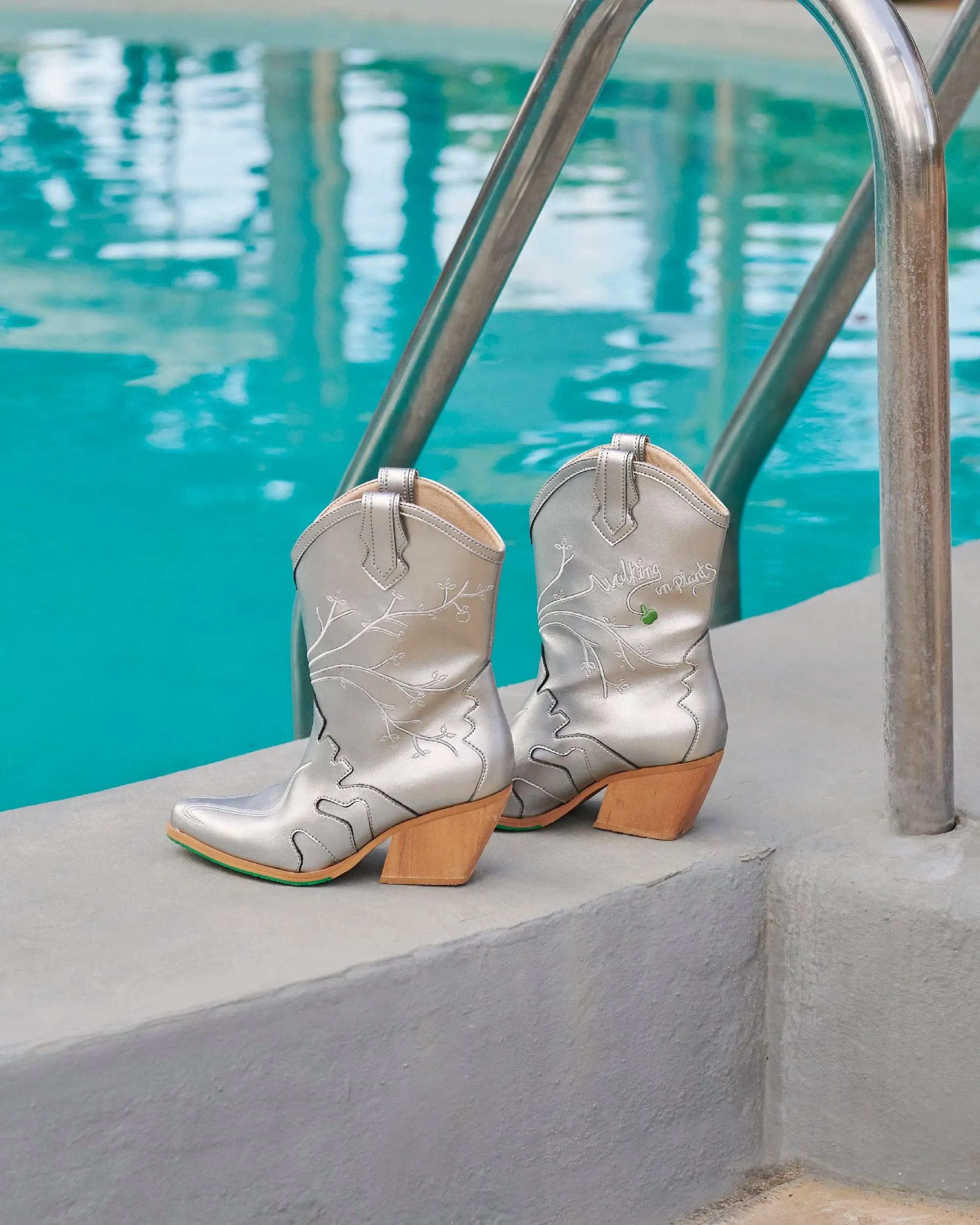 Bottes cowboy en similicuir végan Sofie Vegan Apple | Argenté