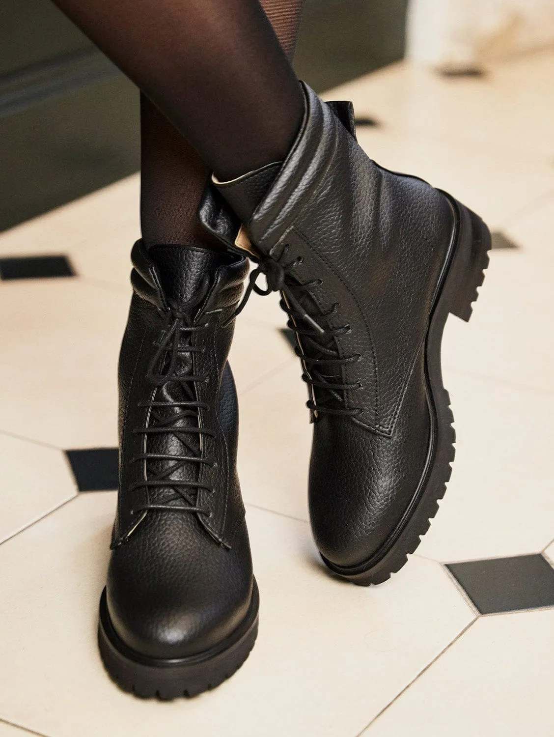 Bottes de combat en similicuir végan Suspicion Apple | Noir
