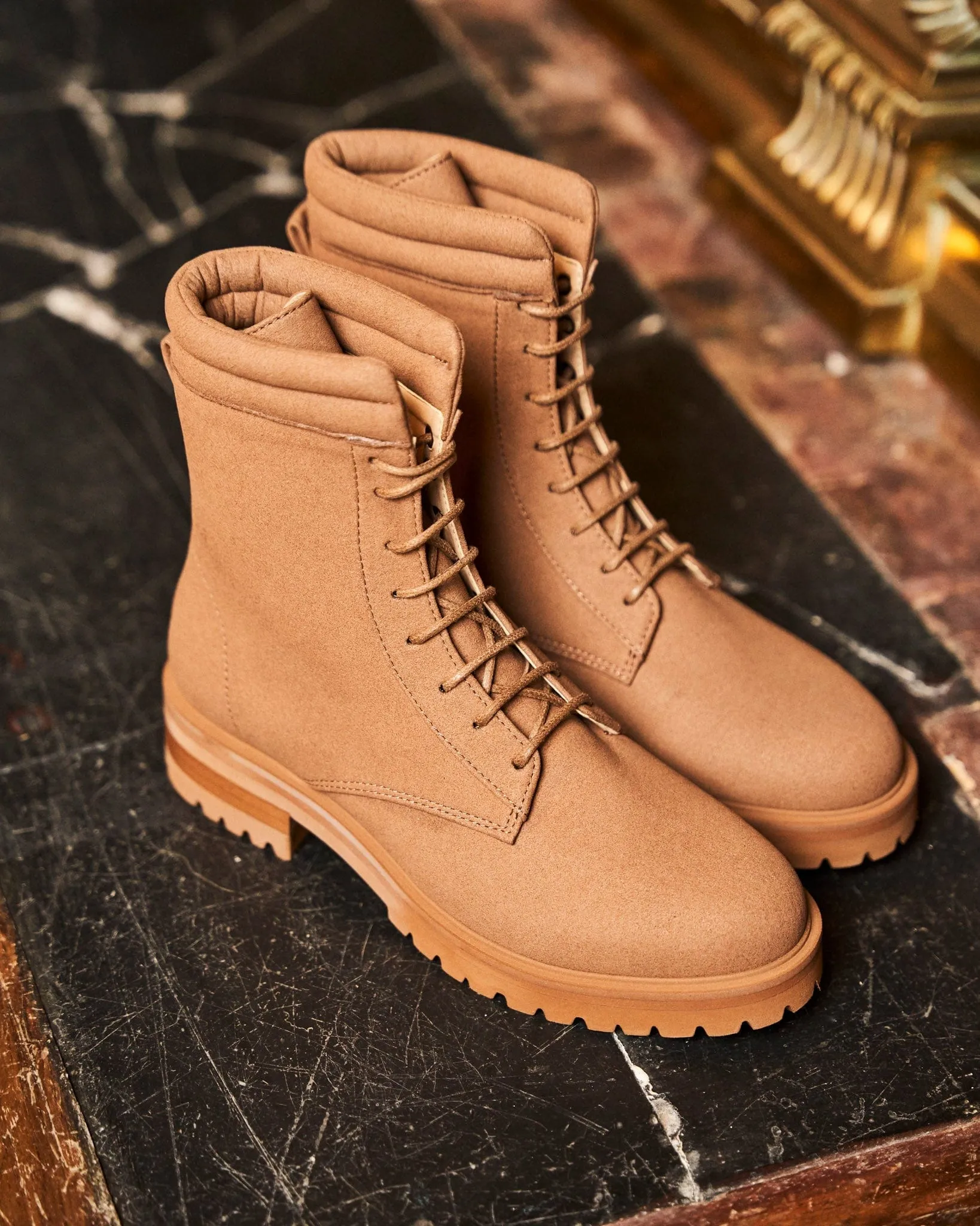 Bottes de combat en daim végan Suspicion | Moka