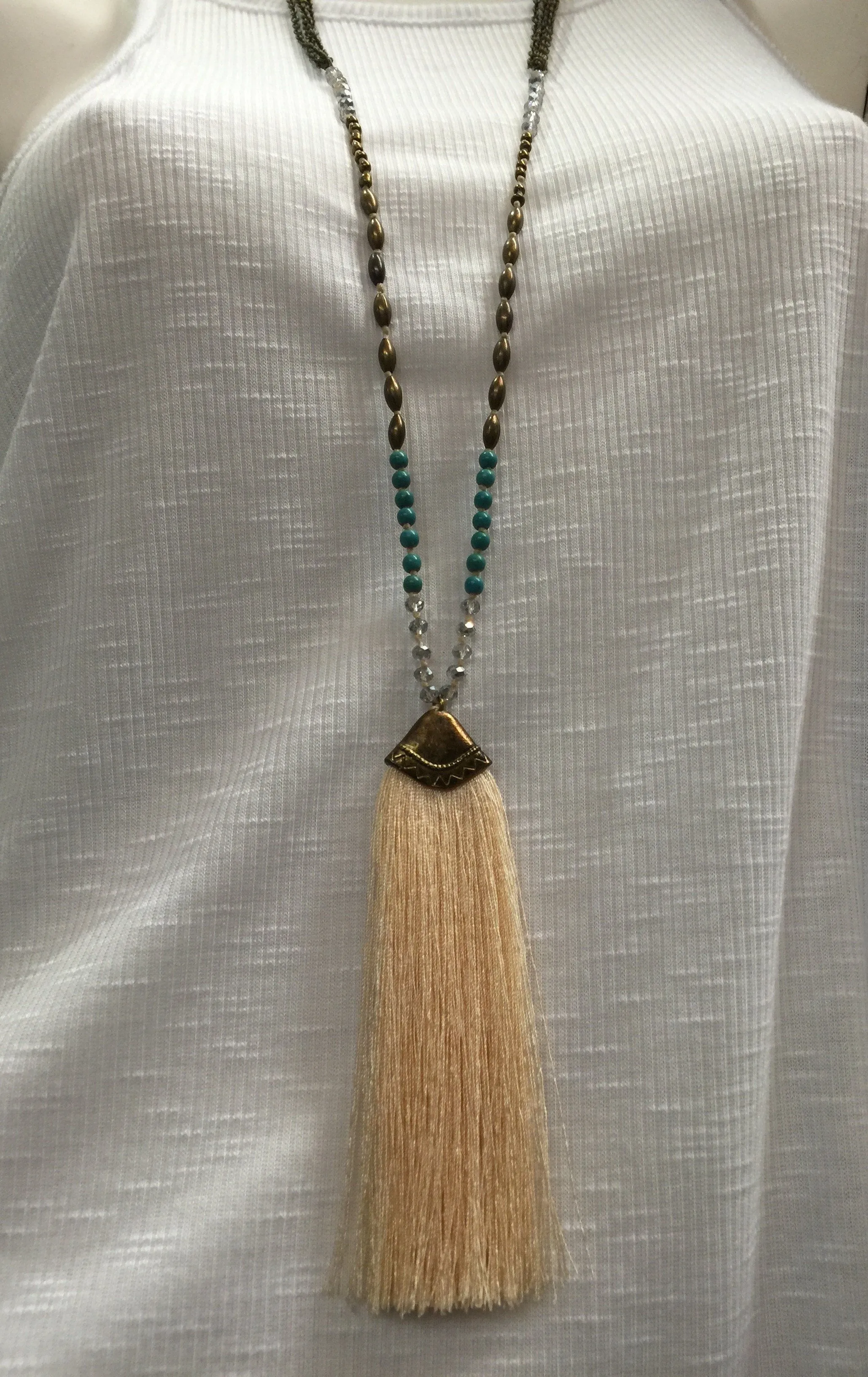 Collier tribal à franges