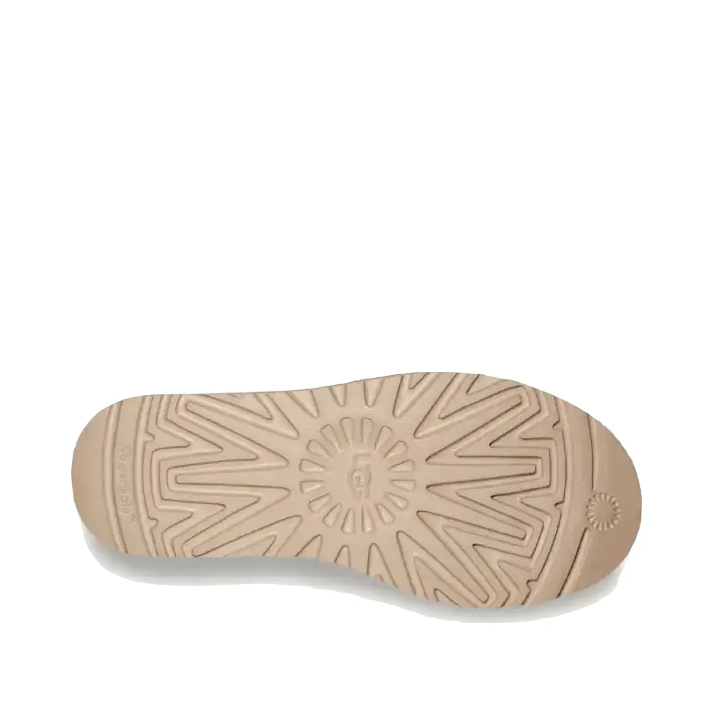 UGG Bottes en peau de mouton Classic Mini II pour femme en couleur sable